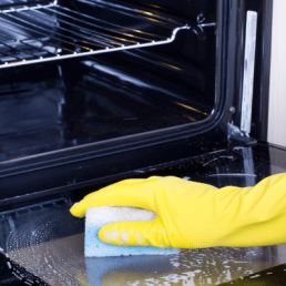 Easiest Way to Clean An Oven